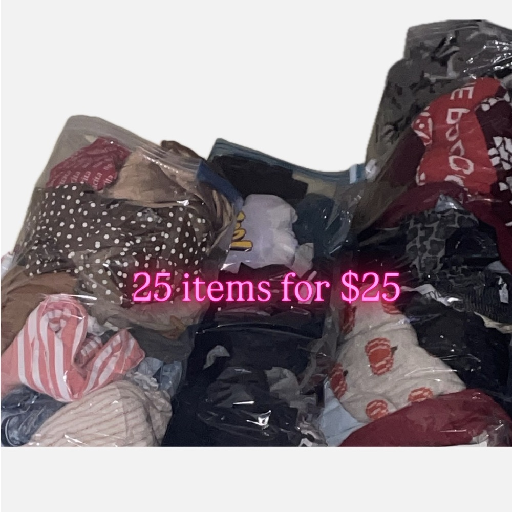 25 Assorted Clothing Bundle